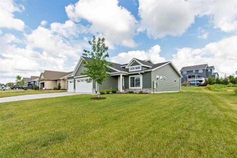 201 Dogwood Lane Tiffin IA 52340