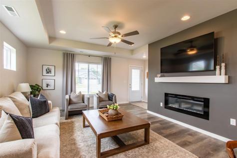 201 Dogwood Lane Tiffin IA 52340
