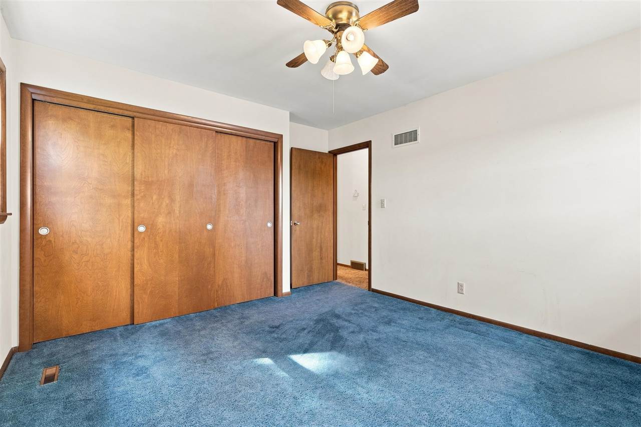 608 S 12th Avenue Washington IA 52353