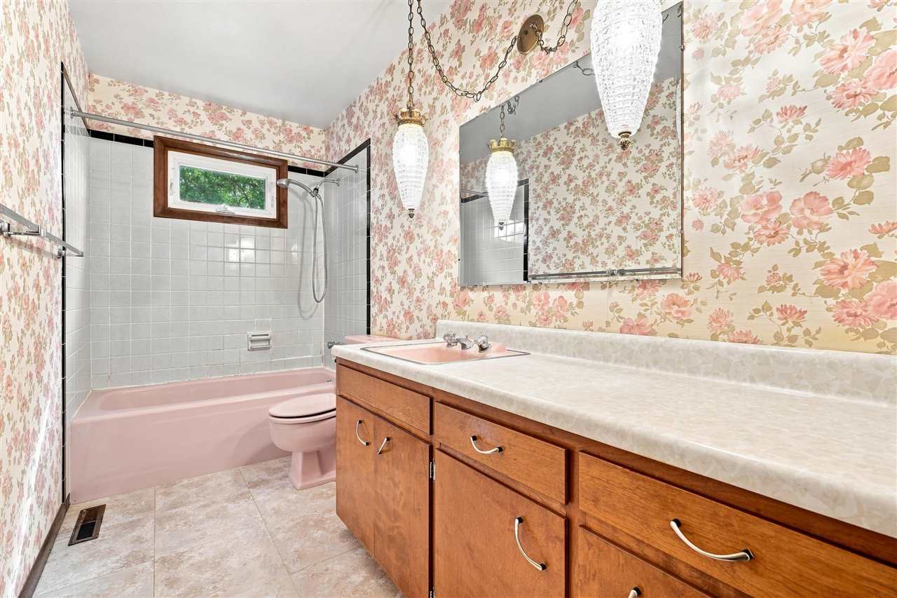 608 S 12th Avenue Washington IA 52353