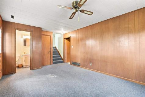 608 S 12th Avenue Washington IA 52353