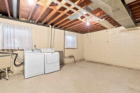 608 S 12th Avenue Washington IA 52353