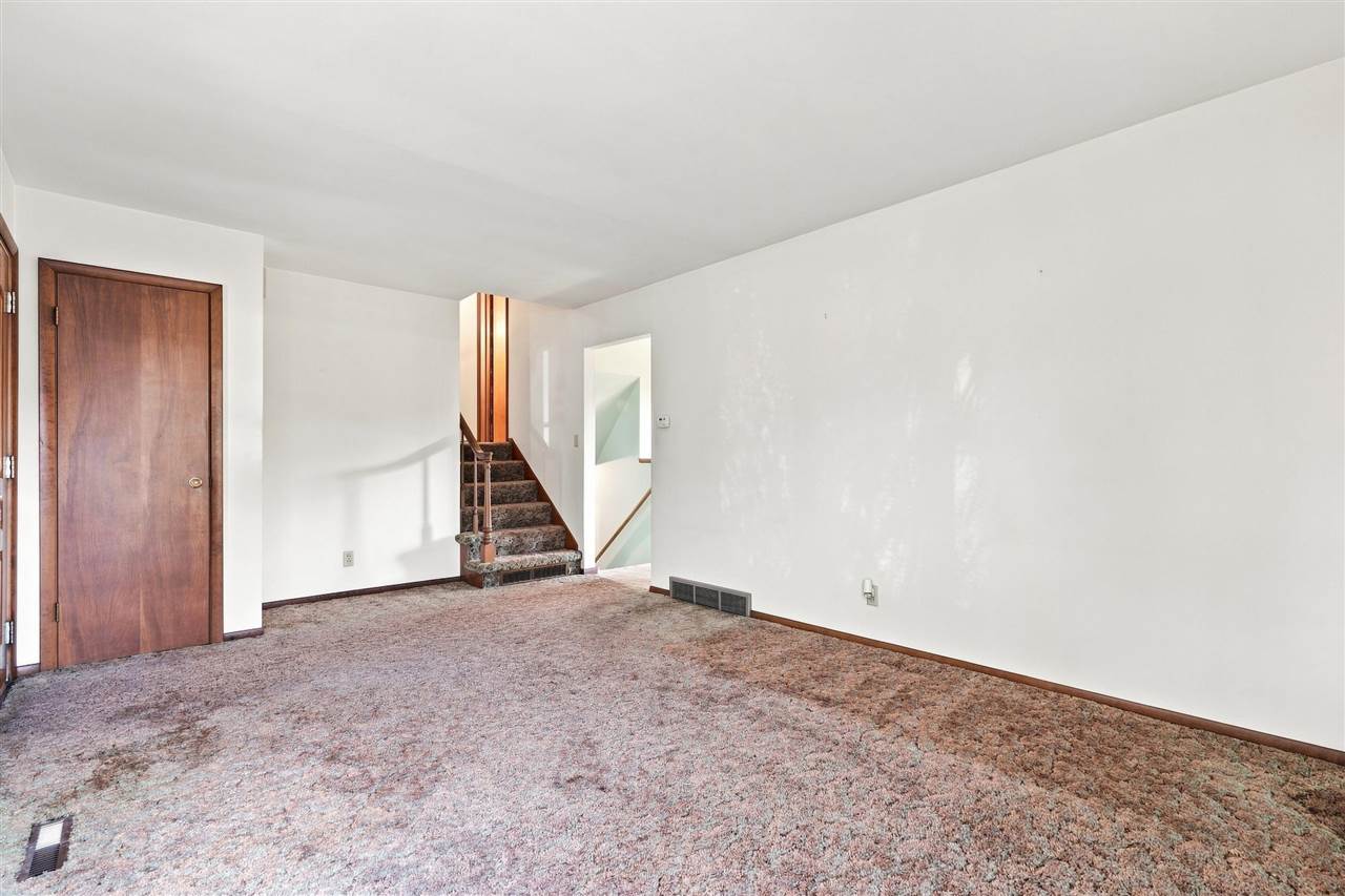 608 S 12th Avenue Washington IA 52353