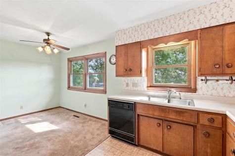 608 S 12th Avenue Washington IA 52353