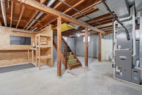 410 N Elm Street Riverside IA 52327