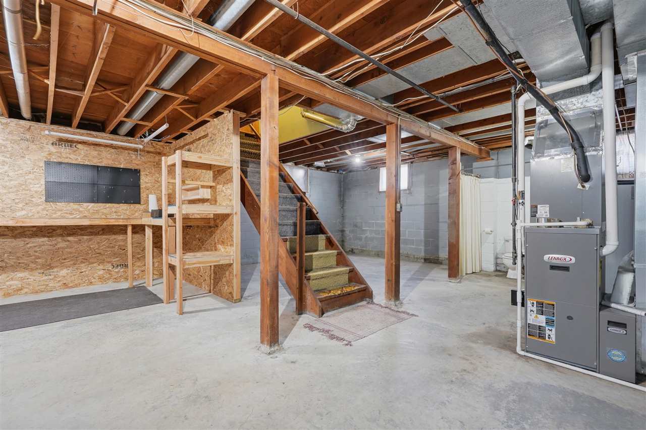 410 N Elm Street Riverside IA 52327
