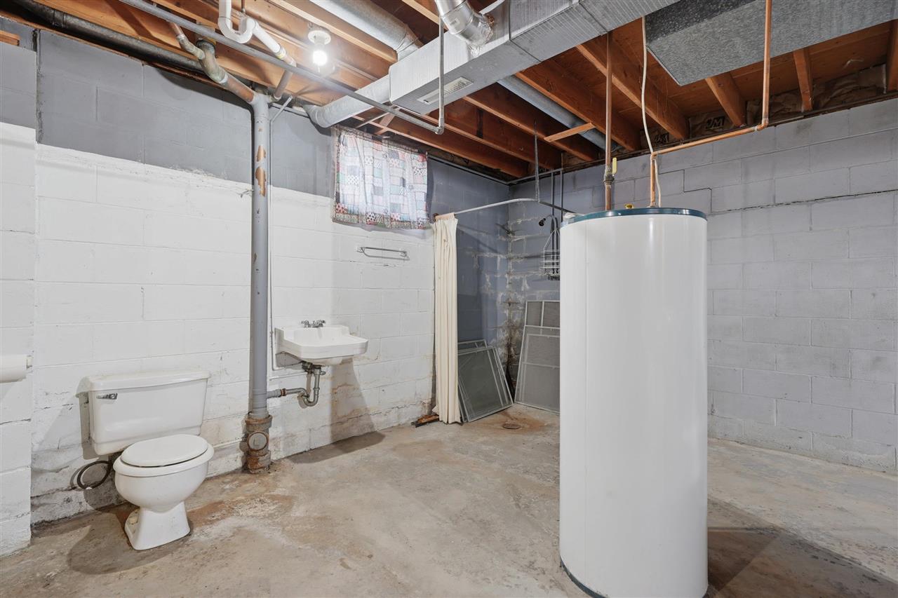 410 N Elm Street Riverside IA 52327