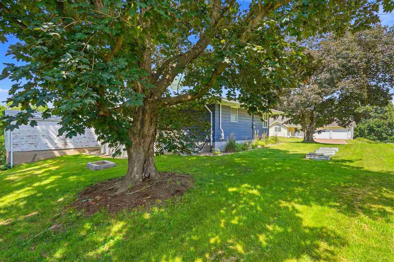 410 N Elm Street Riverside IA 52327