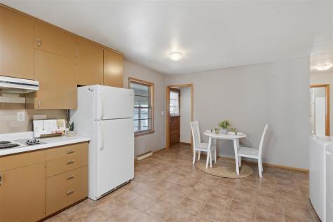 410 N Elm Street Riverside IA 52327