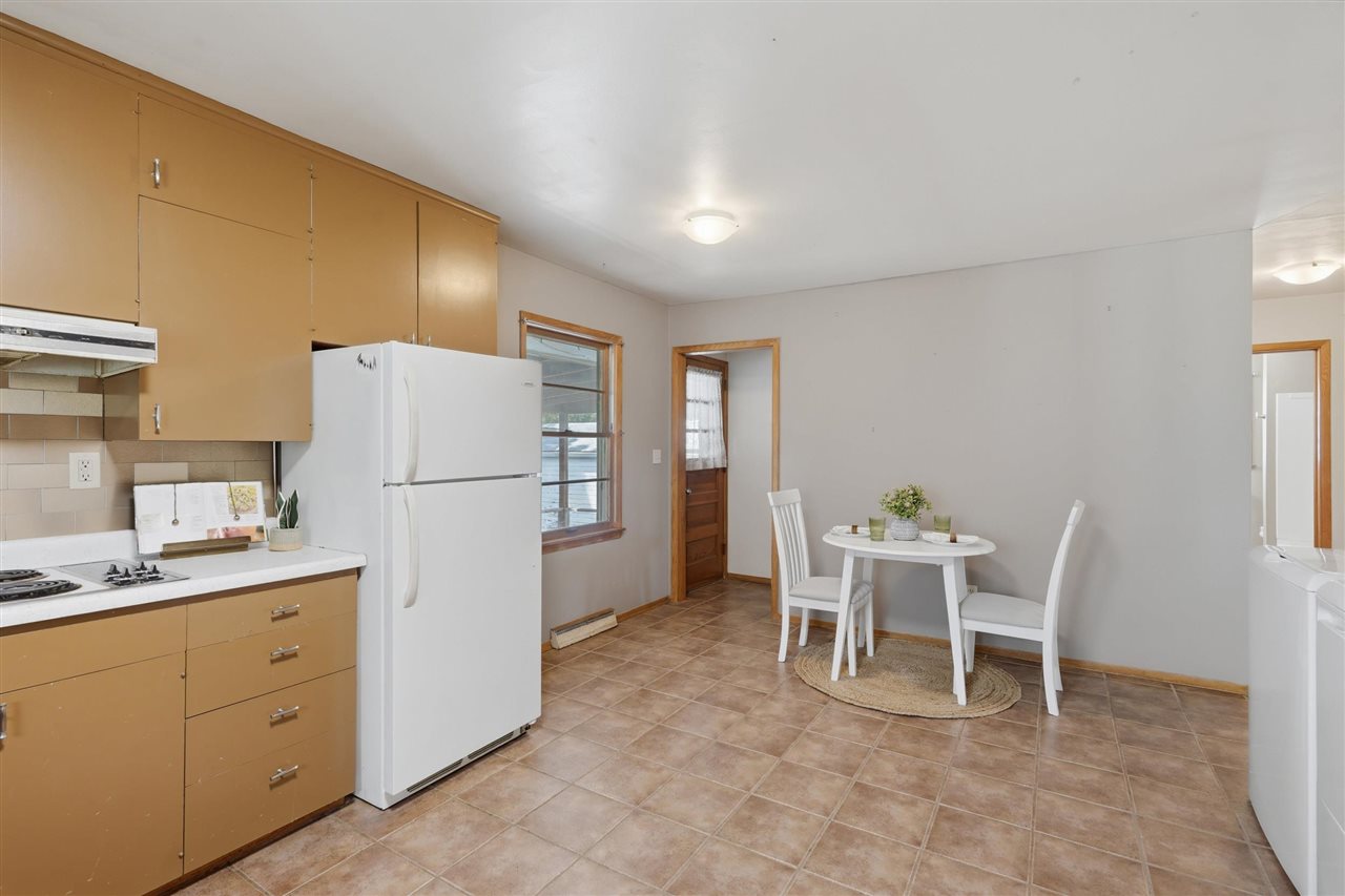 410 N Elm Street Riverside IA 52327