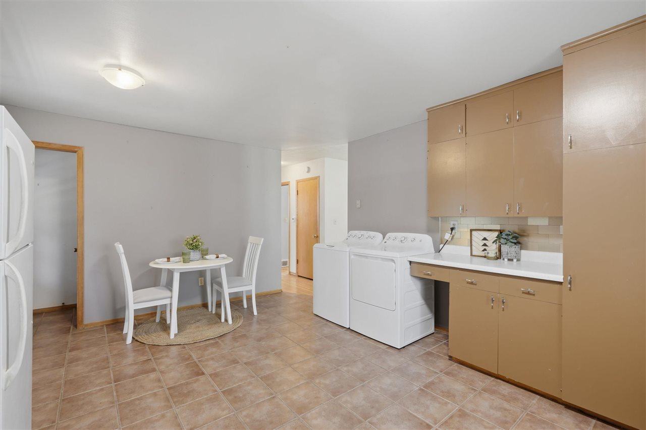 410 N Elm Street Riverside IA 52327