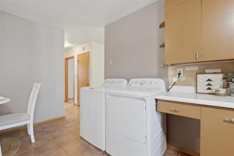 410 N Elm Street Riverside IA 52327