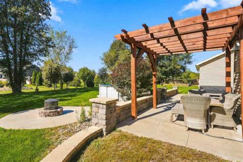9365 Feather Ridge Way Cedar Rapids IA 52411