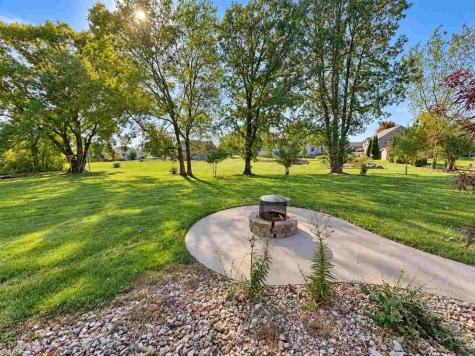 9365 Feather Ridge Way Cedar Rapids IA 52411