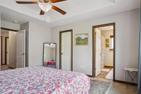 868 Mccollister Court Iowa City IA 52240