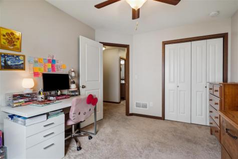868 Mccollister Court Iowa City IA 52240