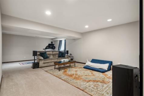 868 Mccollister Court Iowa City IA 52240