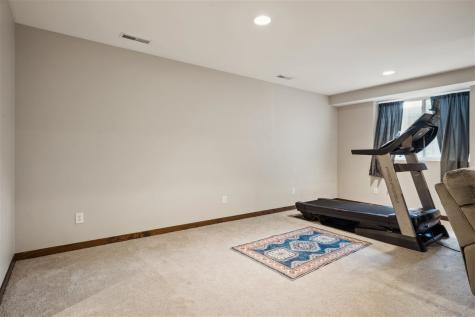 868 Mccollister Court Iowa City IA 52240