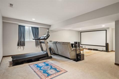 868 Mccollister Court Iowa City IA 52240