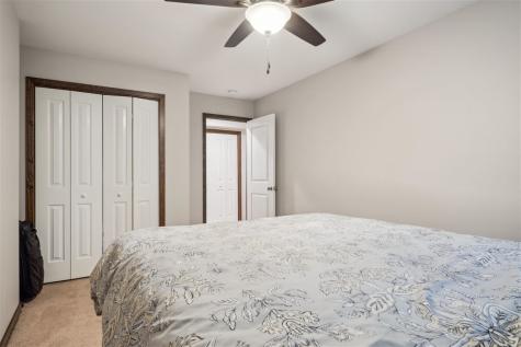 868 Mccollister Court Iowa City IA 52240