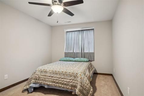 868 Mccollister Court Iowa City IA 52240