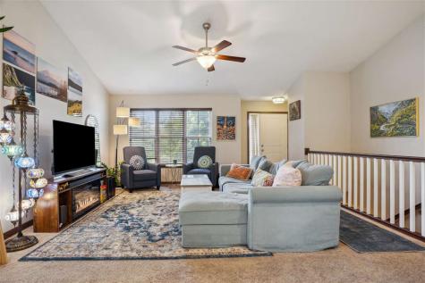 868 Mccollister Court Iowa City IA 52240
