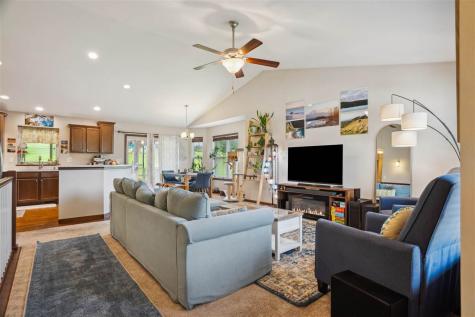 868 Mccollister Court Iowa City IA 52240