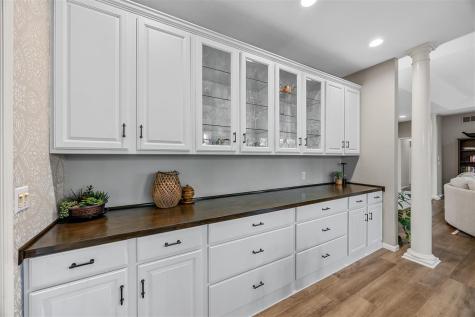 42 Kensington Court Iowa City IA 52245
