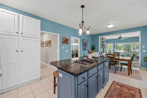 42 Kensington Court Iowa City IA 52245