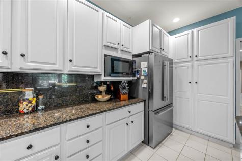 42 Kensington Court Iowa City IA 52245