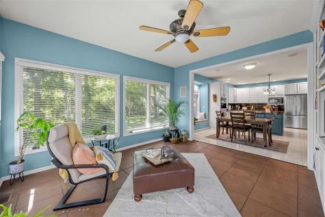42 Kensington Court Iowa City IA 52245