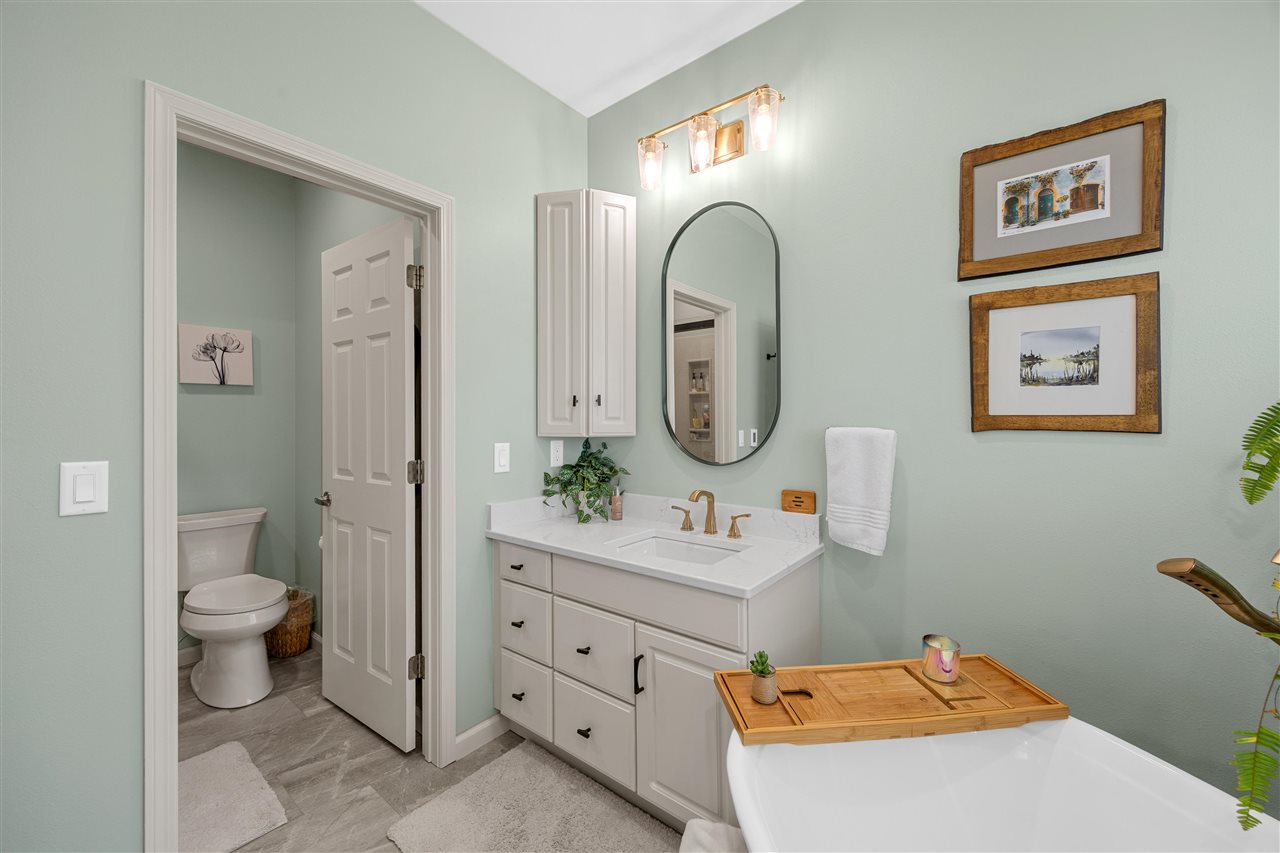 42 Kensington Court Iowa City IA 52245