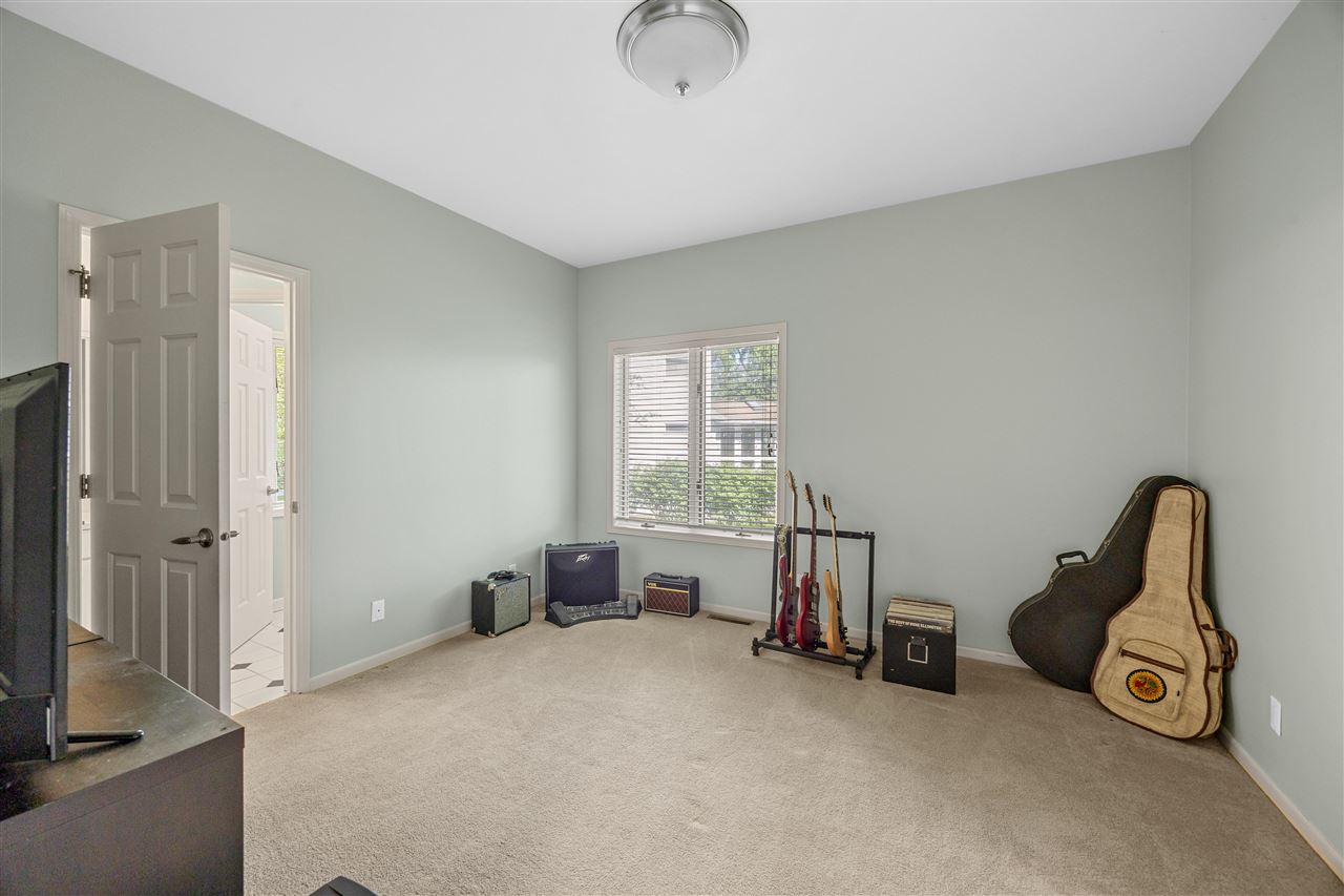 42 Kensington Court Iowa City IA 52245