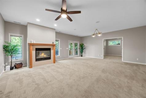 42 Kensington Court Iowa City IA 52245
