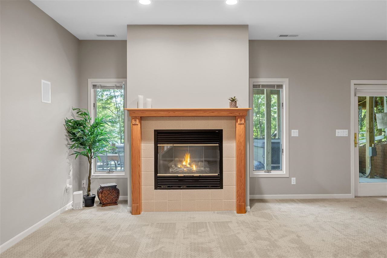 42 Kensington Court Iowa City IA 52245