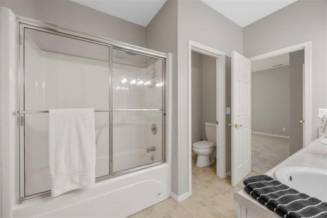 42 Kensington Court Iowa City IA 52245