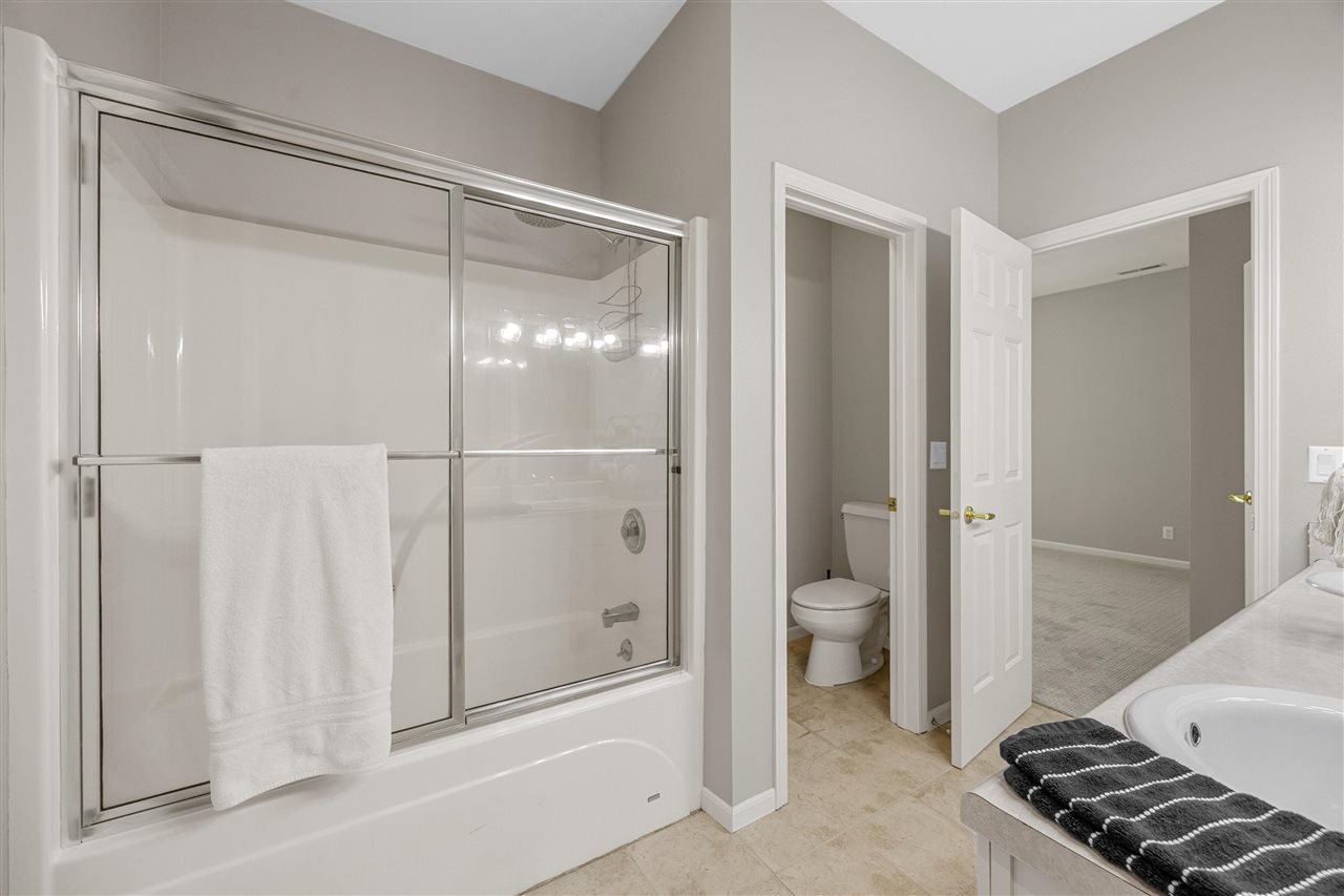 42 Kensington Court Iowa City IA 52245