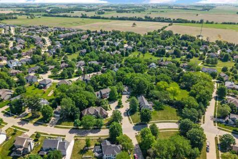 42 Kensington Court Iowa City IA 52245