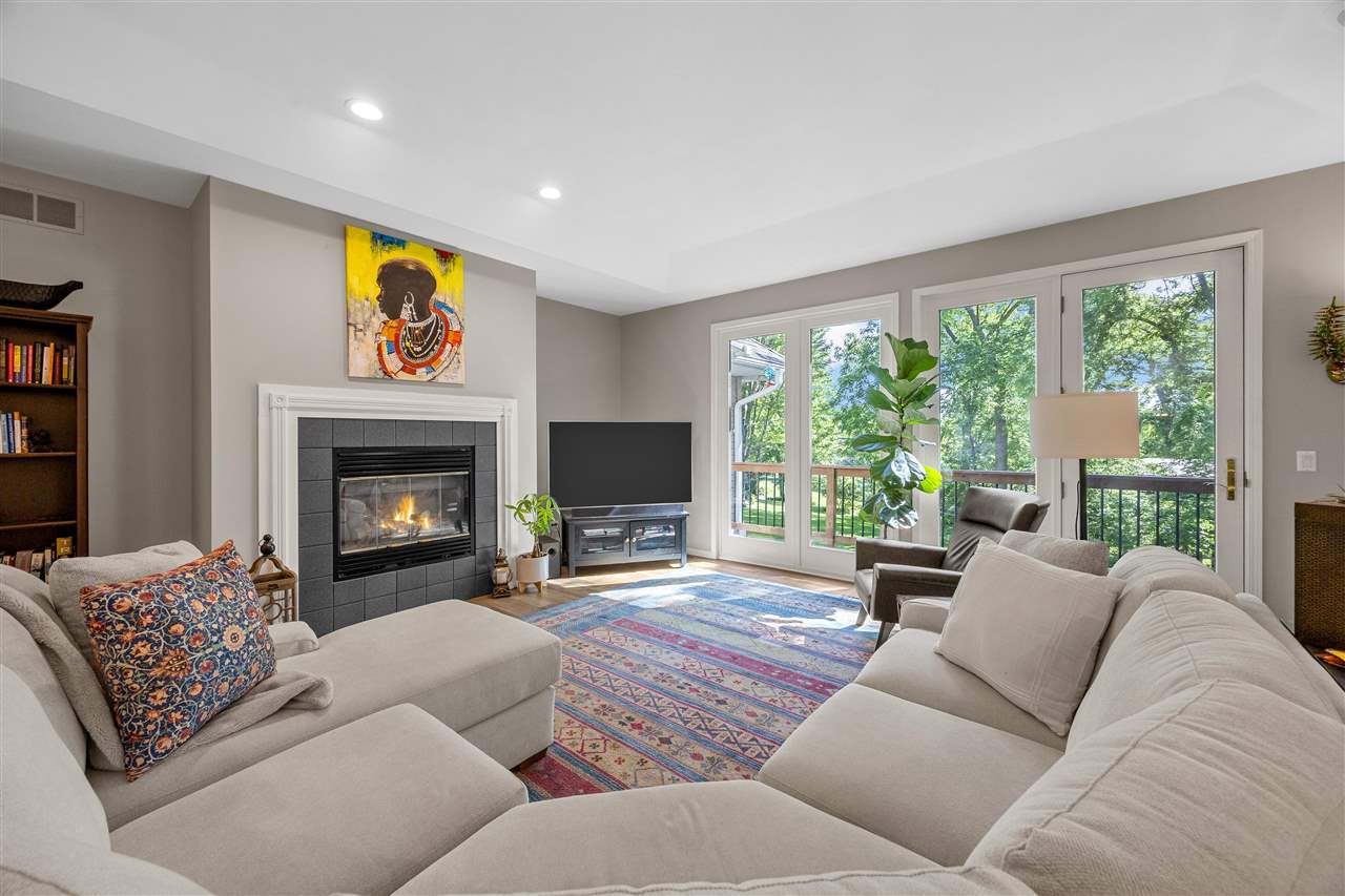 42 Kensington Court Iowa City IA 52245