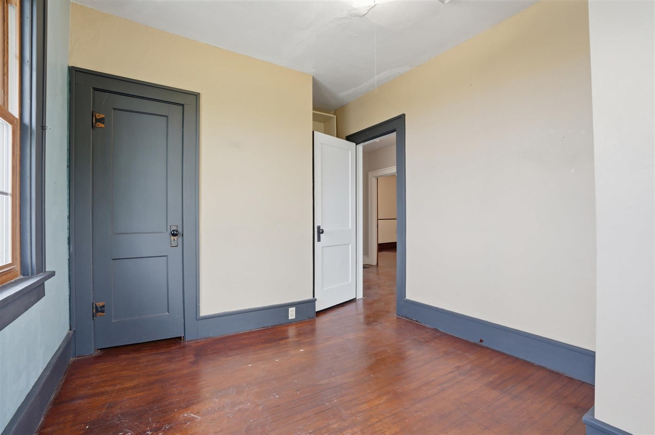 3271 V Avenue Wellman IA 52356