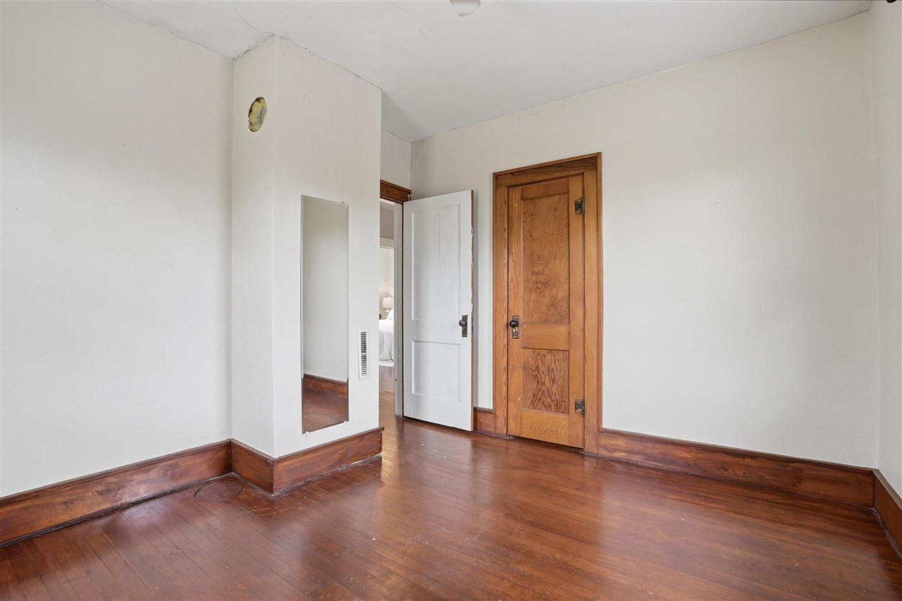 3271 V Avenue Wellman IA 52356