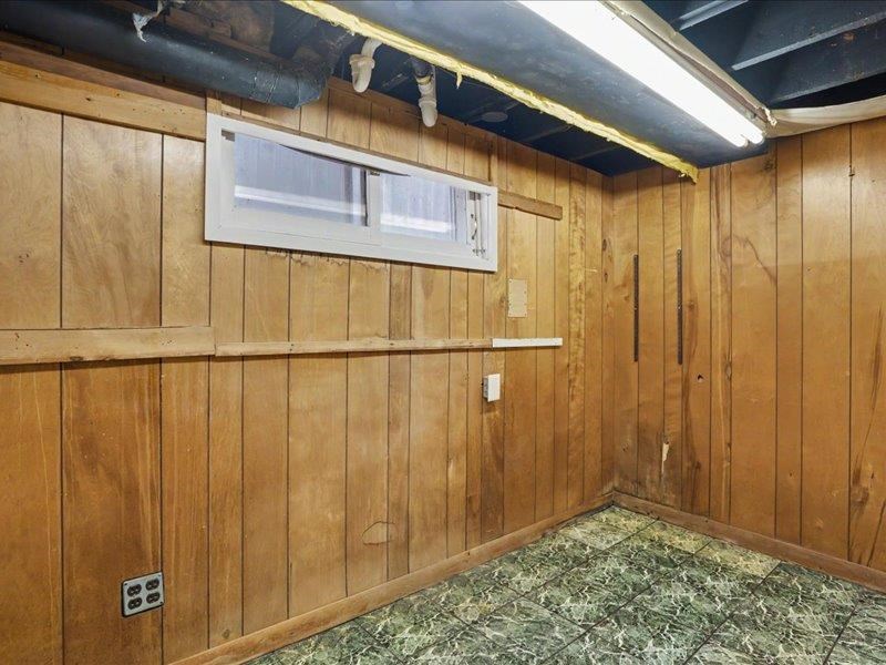111 NE 34th Street Cedar Rapids IA 52402