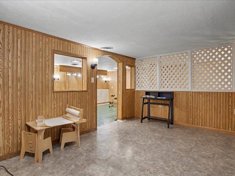 111 NE 34th Street Cedar Rapids IA 52402