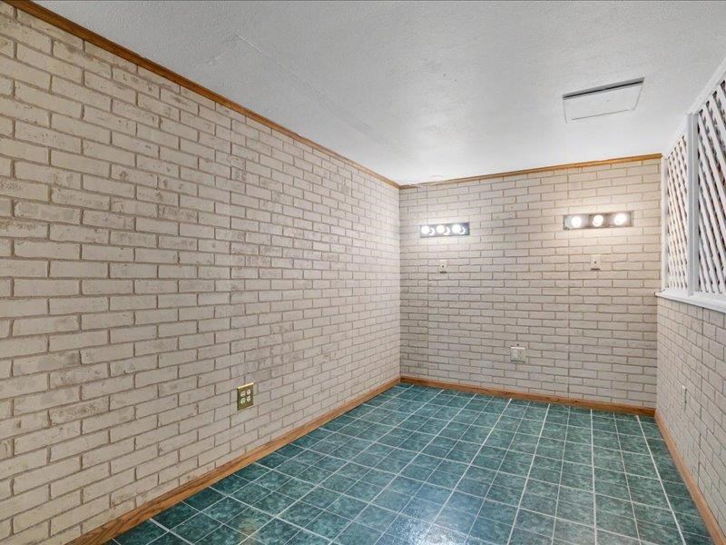 111 NE 34th Street Cedar Rapids IA 52402