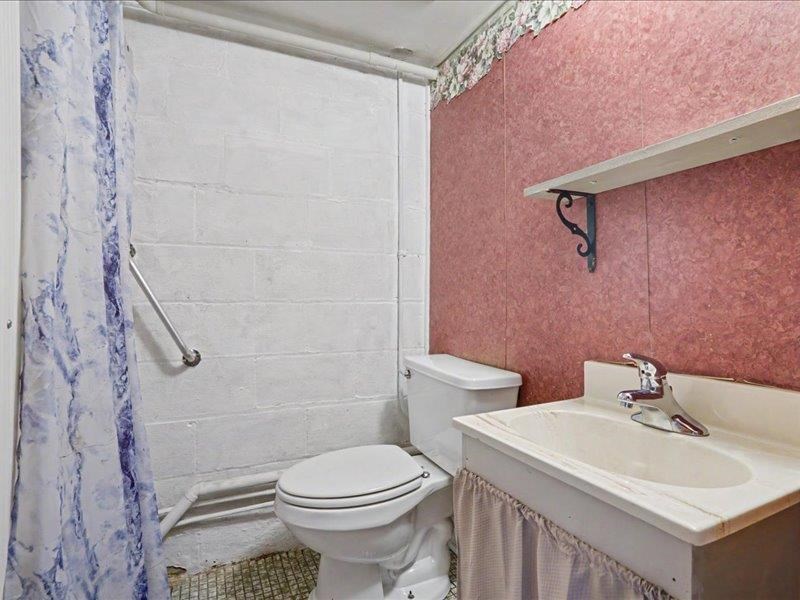 111 NE 34th Street Cedar Rapids IA 52402