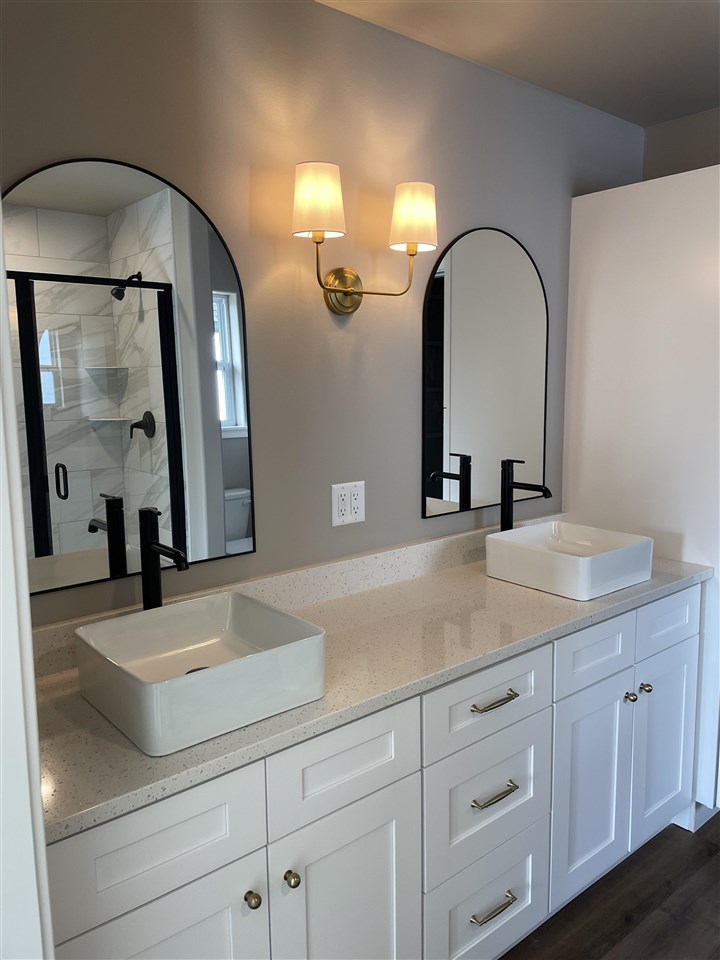 3861 Winnsboro Drive Iowa City IA 52245