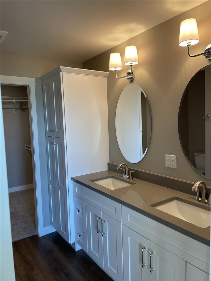 3861 Winnsboro Drive Iowa City IA 52245