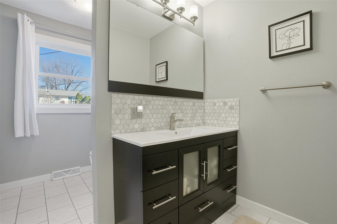 67 Gleason Drive Iowa City IA 52240