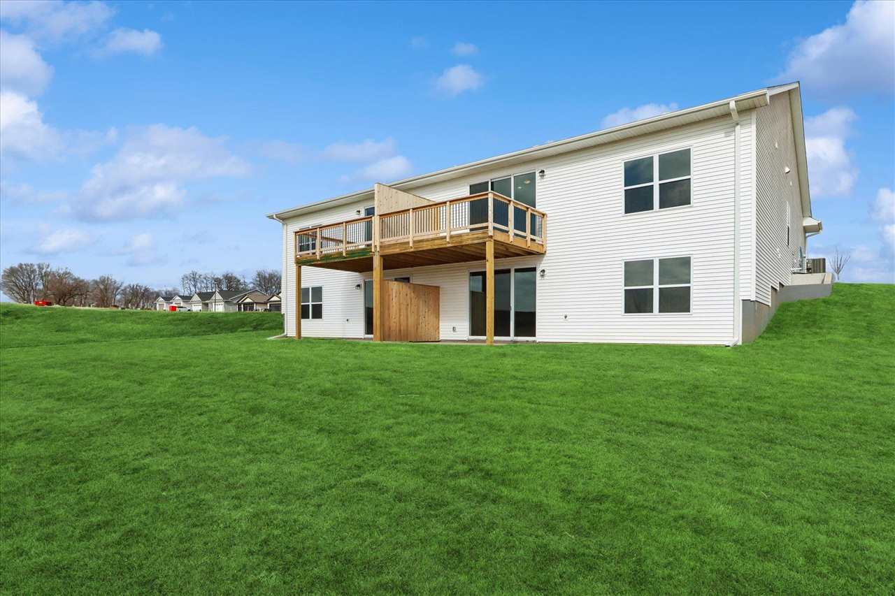 1013 Highland Trail Solon IA 52333