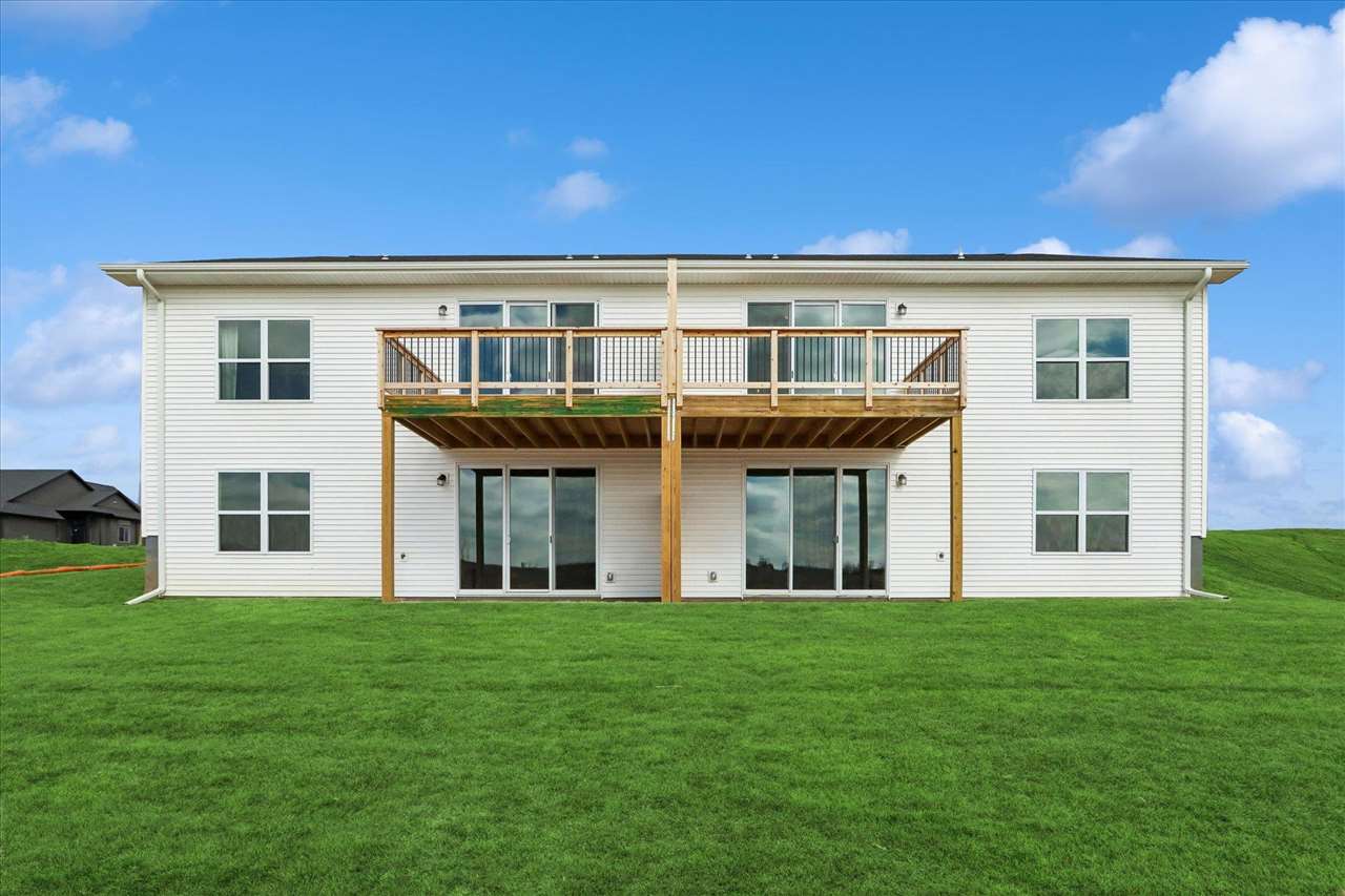 1013 Highland Trail Solon IA 52333